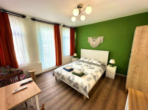 Yellowhouse Room 6